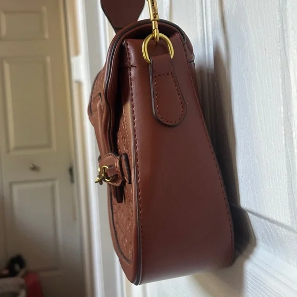 New!!! GG Tan Leather Crossbody Bag - Picture 7 of 17